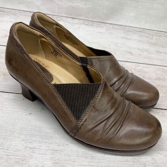 Earth Brown Pleated Leather Daytripper Bark Comfort Slip On Pumps Size 7.5B - Picture 1 of 14